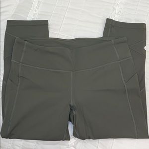 Lululemon Pace Rival Mid-Rise Crop 22